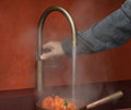 Quooker Fusion Round met COMBI boiler & CUBE reservoir 5-in-1 kraan Messing Patina 2