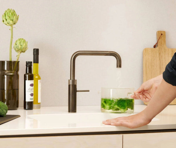 Quooker Fusion Square met COMBI+ boiler & CUBE reservoir 5-in-1 kraan Gun Metal 1