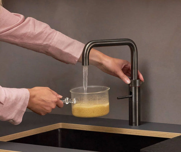 Quooker Fusion Square met COMBI+ boiler & CUBE reservoir 5-in-1 kraan Gun Metal 2