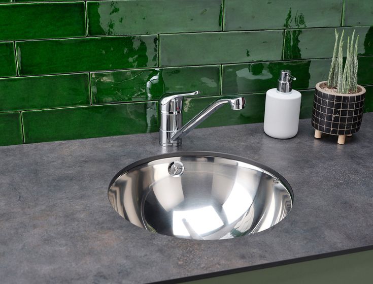 Spoelbak met korfplug 100x50cm 1 1/2 bak met afdruip RVS kopen Spoelbak met korfplug 100x50cm 1 1/2 bak met afdruip RVS kopen